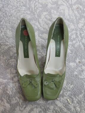 Bandolino Green Leather Bow-Accent Pumps